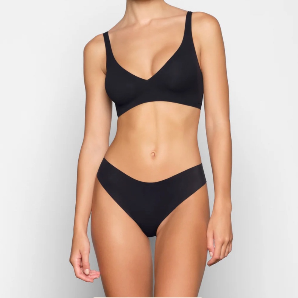 NWT SKIMS Naked Plunge Bra Onyx Size S